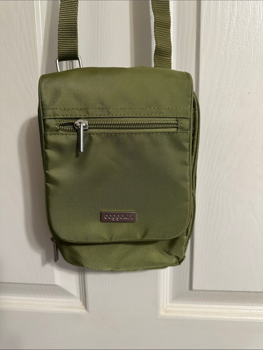 Baggallini Olive Crossbody Organizer